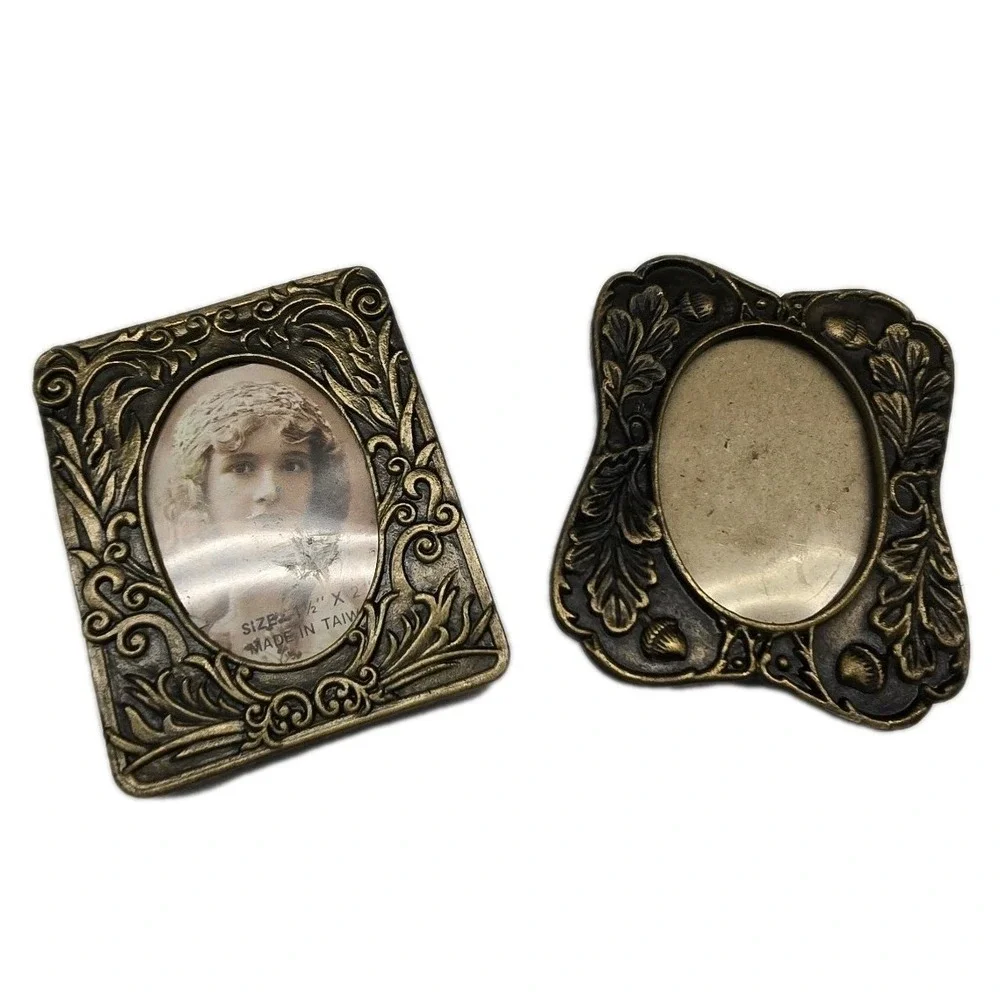 Vintage‎ Set of 2 Metal Picture Frames Miniature Easel Brass Finish Velvet Back